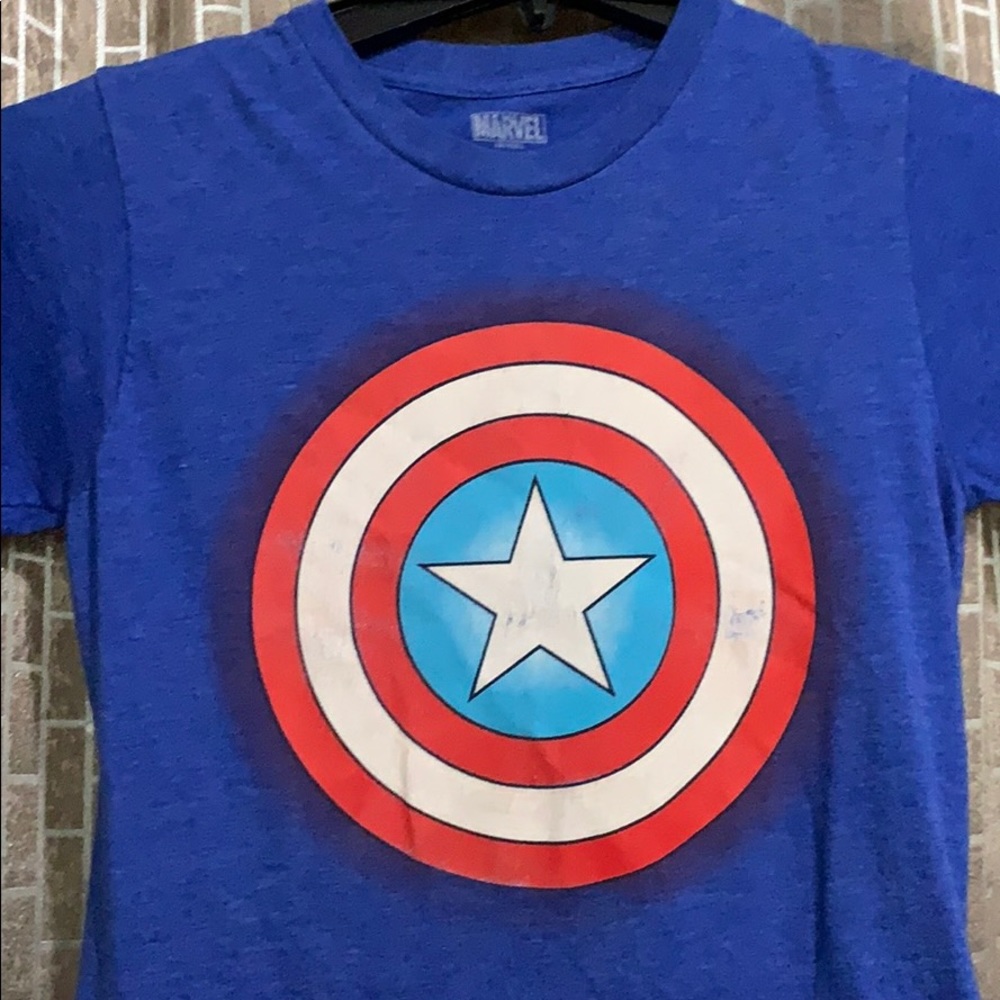 Boys captain America marvel T-shirt 10/12